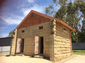 IMG_5408beechworth lock-up